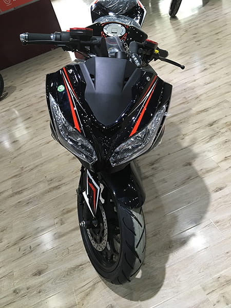 Електромотоцикл Electrowin EM-122