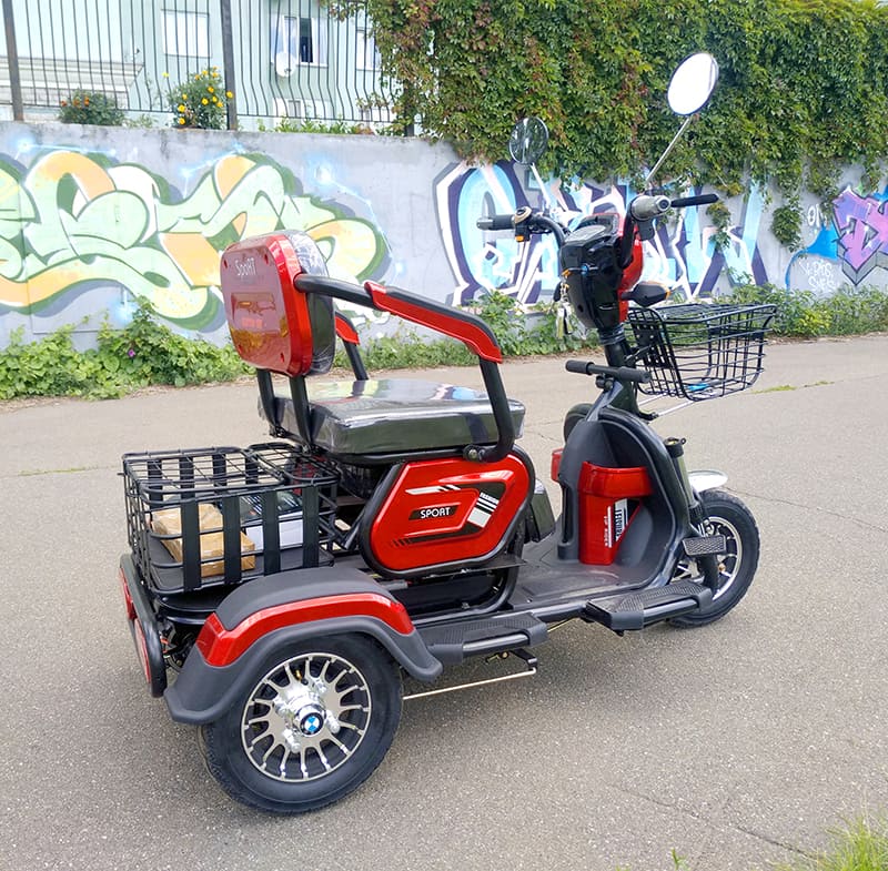 Червоно-чорний електротрицикл Electrowin ETB-122